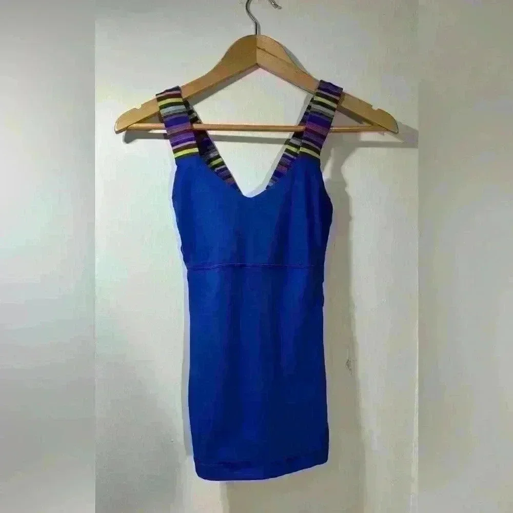 lululemon top with built in bra
